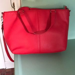 Thirty-one Jewell Red Purse Crossbody and/or Hand Straps to carry